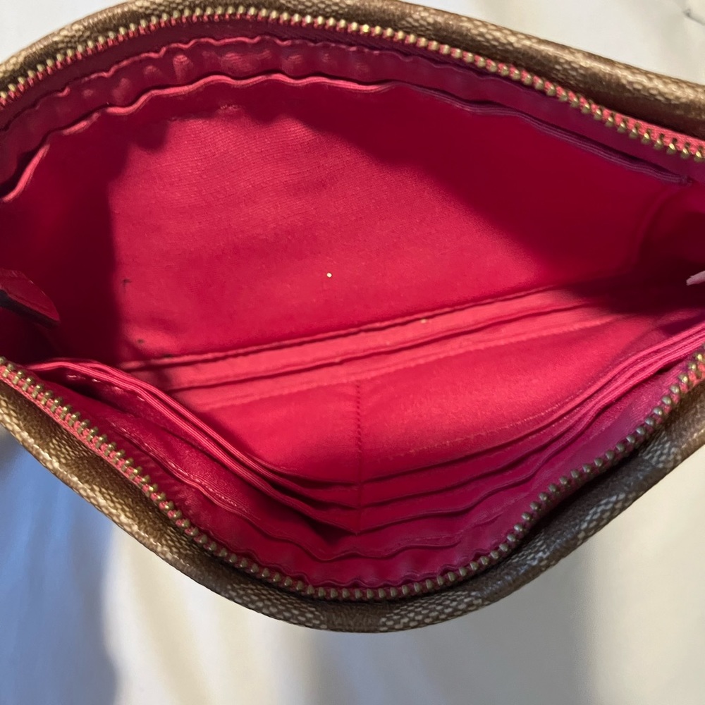 Authentic Coach Crossbody - Picture 8 of 8